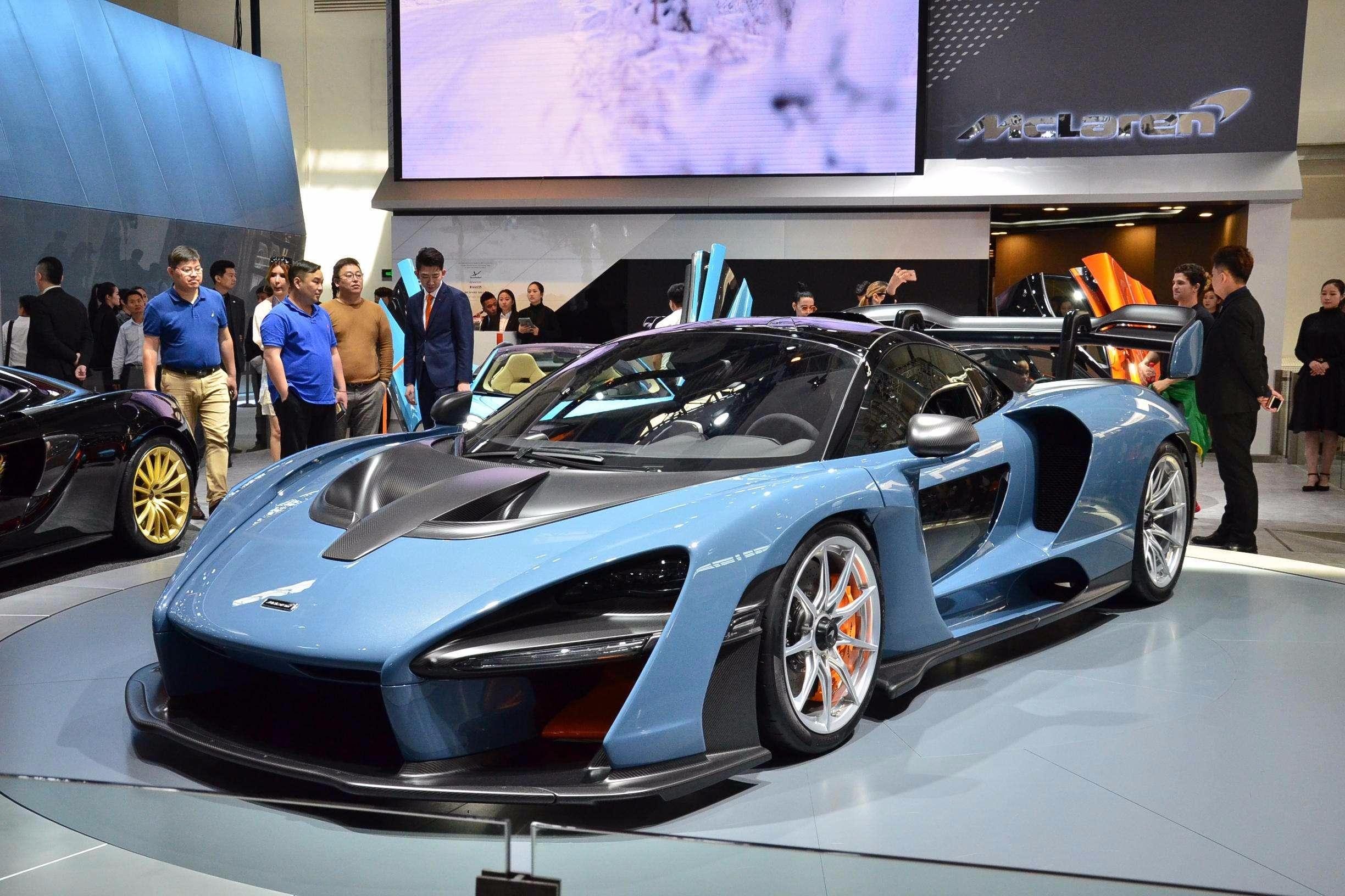 大斌带你看车展路上难得一见的豪车都在这里微商们该坐不住了