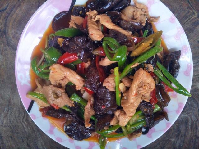 川菜木耳炒肉片的家常做法,一起来学习下吧