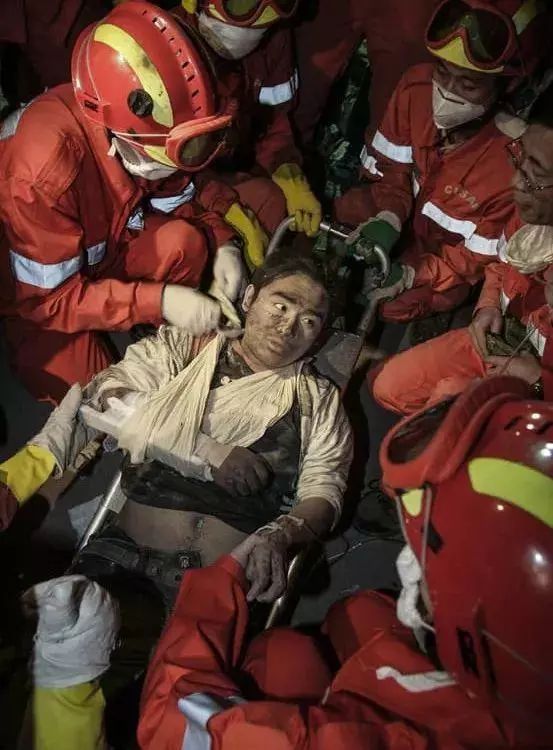汶川地震十周年·图忆 29位摄影师的100个瞬间