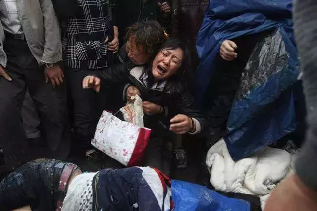 汶川地震十周年·图忆 29位摄影师的100个瞬间