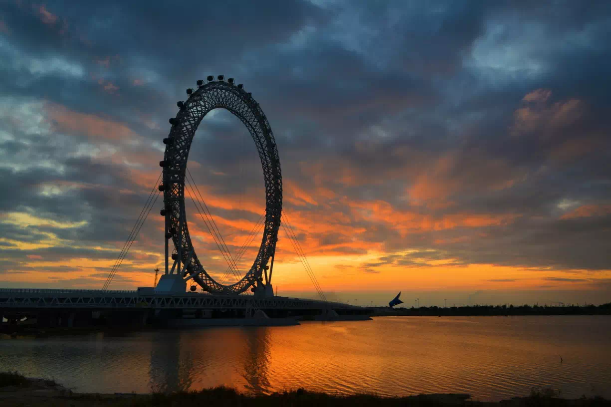 白浪河景区标志性项目,创下三项世界之最:世界上最大的无轴式摩天轮