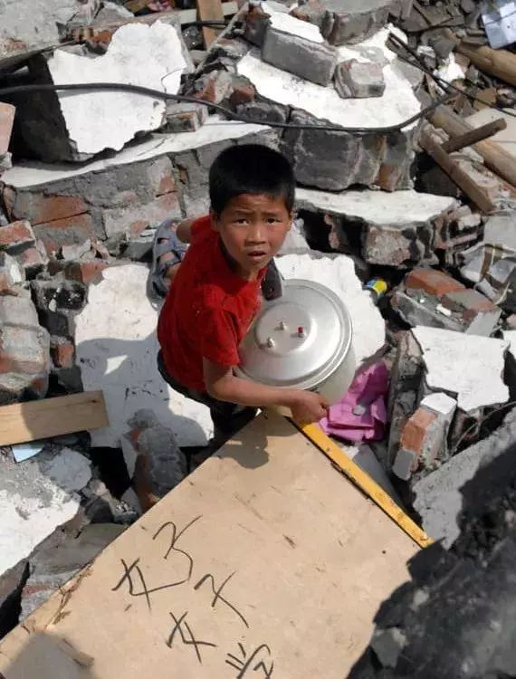 汶川地震十周年·图忆 29位摄影师的100个瞬间