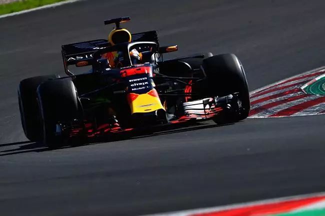 F1巴塞罗那季中试车：红牛最快 新款F1尾灯亮相_凤凰网汽车_凤凰网