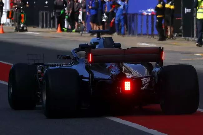 F1巴塞罗那季中试车：红牛最快 新款F1尾灯亮相_凤凰网汽车_凤凰网