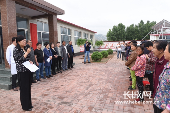 涿鹿县首家新时代讲习所在涿鹿镇水泉庄村揭牌并开讲