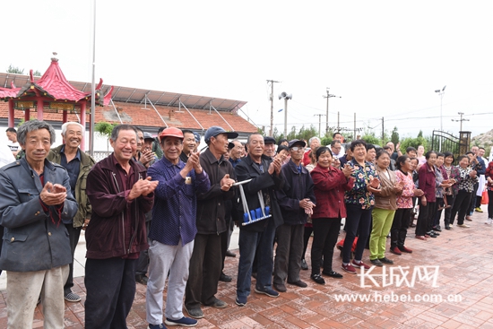 涿鹿县首家新时代讲习所在涿鹿镇水泉庄村揭牌并开讲