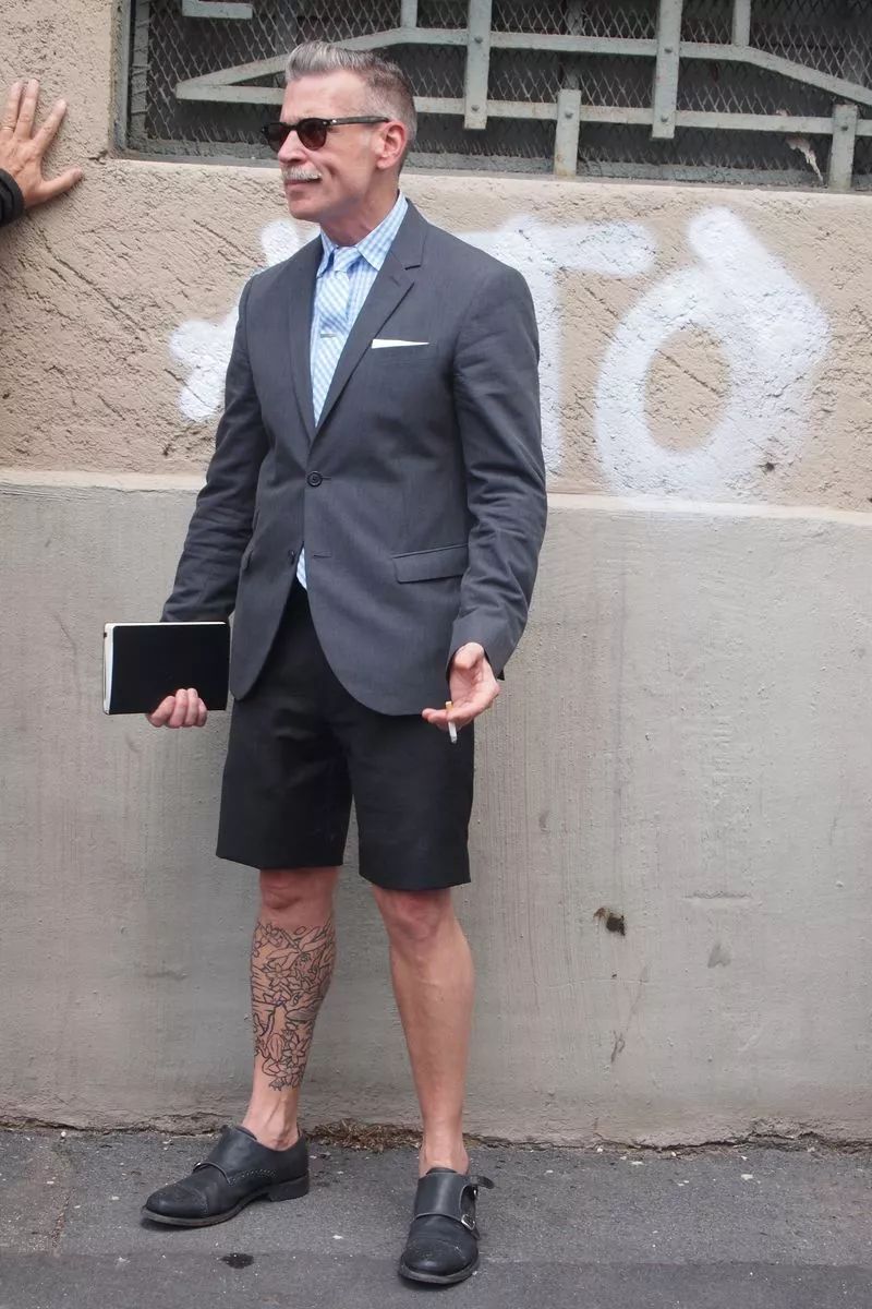 西装 短裤,不冷也不热