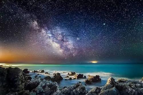 听说,你的心中住着一片星辰大海