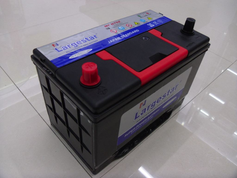 使用和保养的角度来说,无论你车上装的是免维护蓄电池还是普通蓄电池