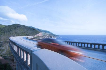 道路多样,桥梁也不例外,那么如何安全的通过桥梁呢?_凤凰网汽车_凤凰网