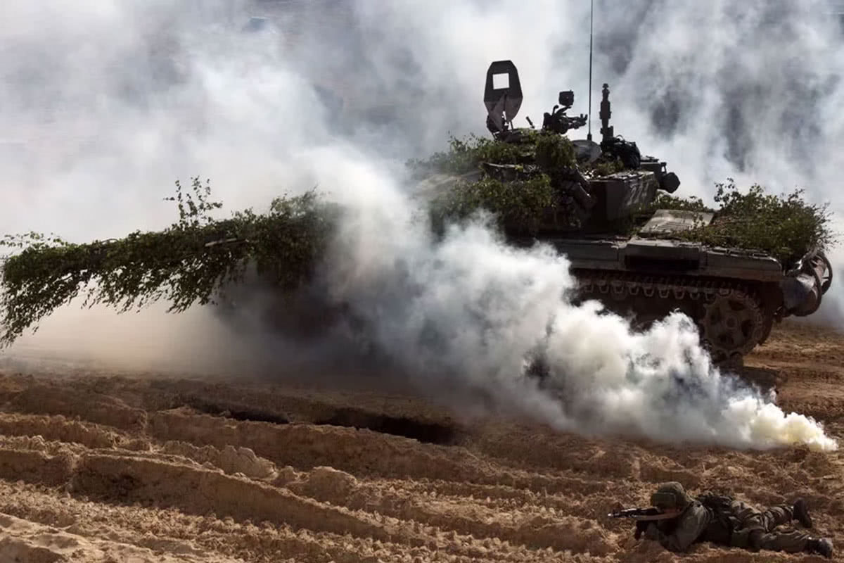 防备美军偷袭?俄罗斯军队举行万人大演习,打的旗号却是反恐