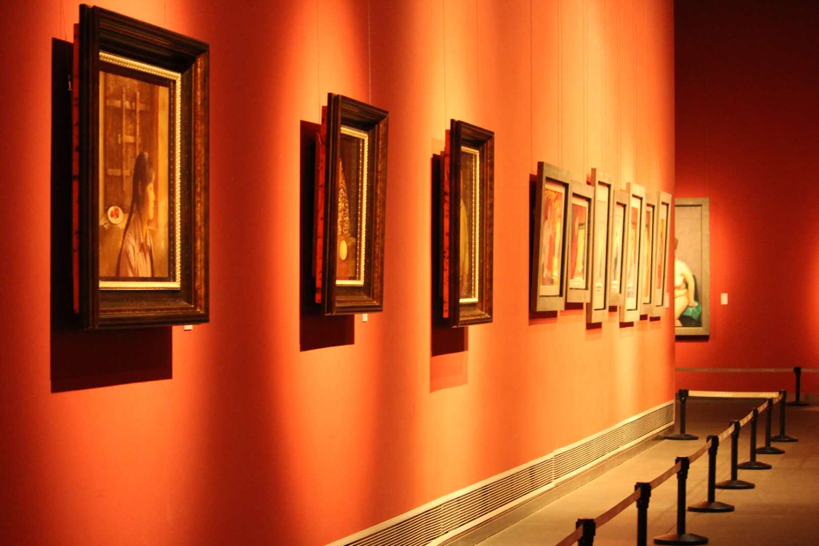 切真王力克油画艺术展在山东美术馆开幕