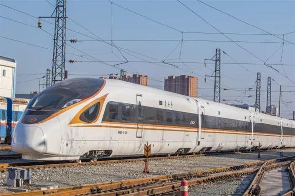 气势磅礴!16辆长编组复兴号动车首次亮相