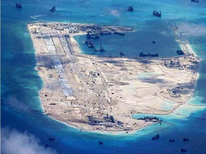 美国攻击中国南海岛礁图片