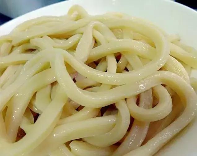 火遍成都大街小巷的甜水面,鲜辣回甜,吃起来让人面红心跳!