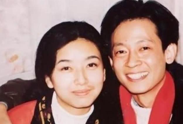 52岁王志文近照,6位前任个个貌美如花,如今10岁儿子像名模老婆