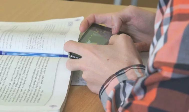 共青团,社科院和腾讯联合发布报告:青少年上网主要为了作业-演道网