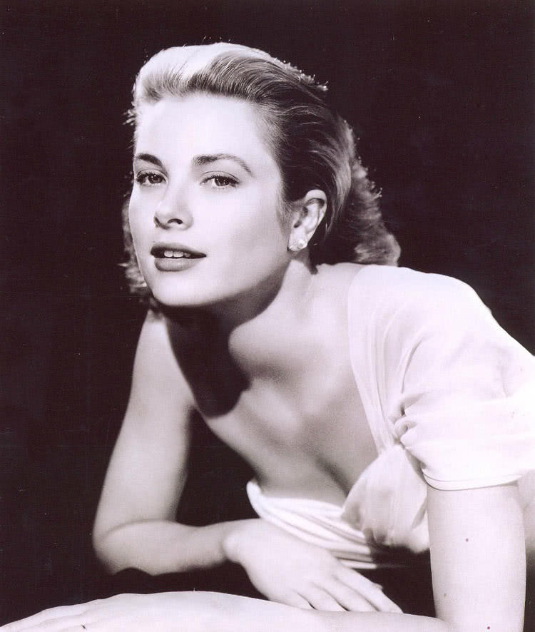 罕见彩色黑白照:摩纳哥王妃旧照,图4韵味十足,图11让男人遐想