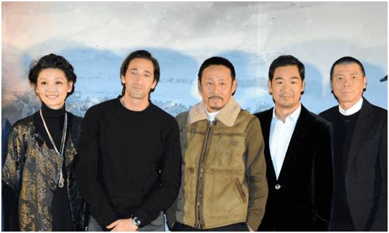 而是另一位名气不输张国立老师,演技也是十分了得的"老戏骨"濮存昕