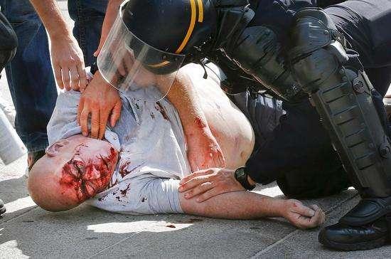 世界杯还未开始,俄罗斯足球流氓就用拳头证明了自己!