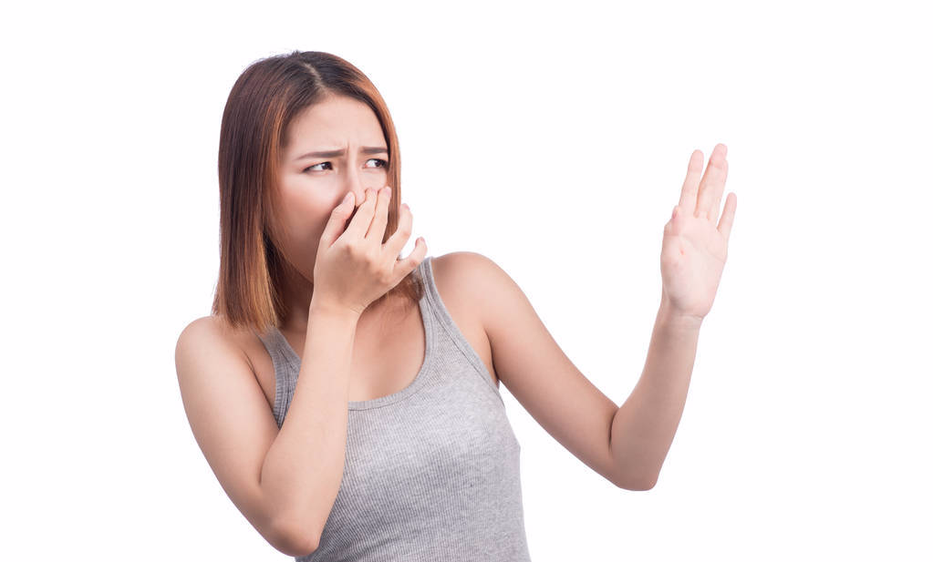 狐臭让女人尴尬不已,这样除臭才更彻底,聪明女人都这么做_凤凰网健康