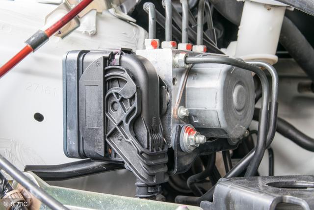 都说abs是个好东西,为何卡车司机却不愿安装呢?_凤凰网汽车_凤凰网