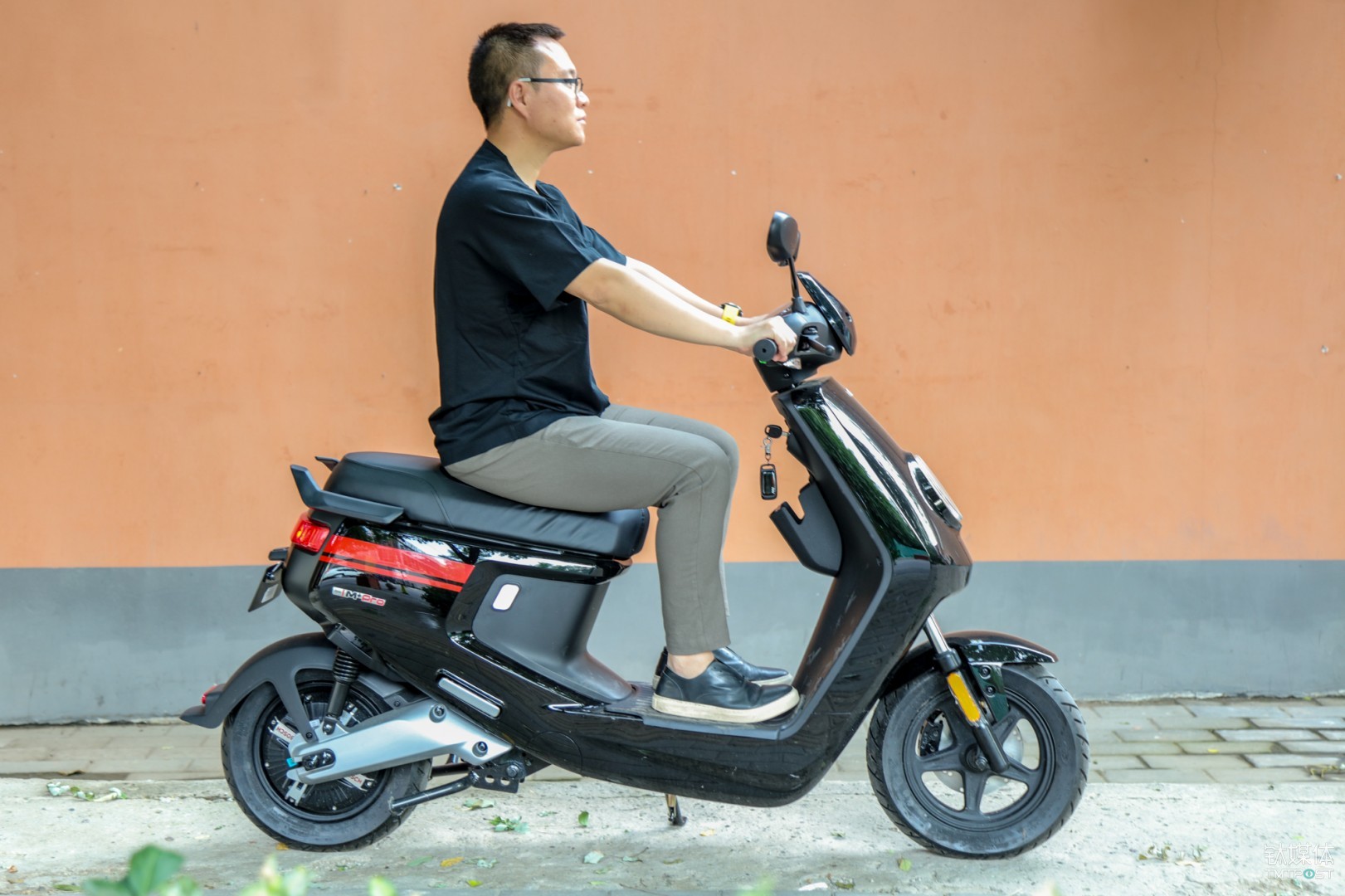 8999元一台的电动车小牛电动mpro版到底有什么好的钛极客评测