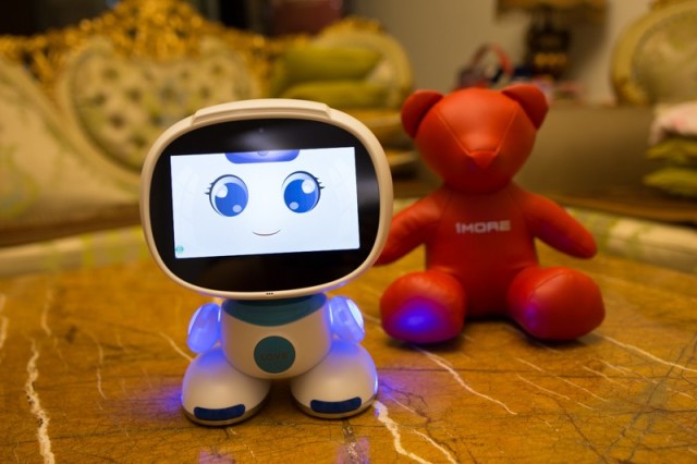 语音互动 陪伴孩子的良师益友,乐源小乐智能教育机器人体验