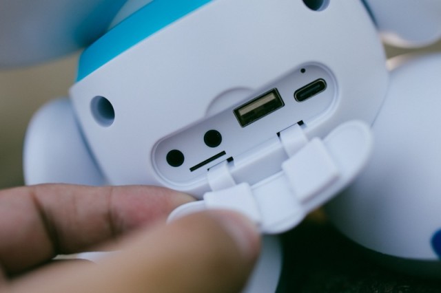 语音互动 陪伴孩子的良师益友,乐源小乐智能教育机器人体验