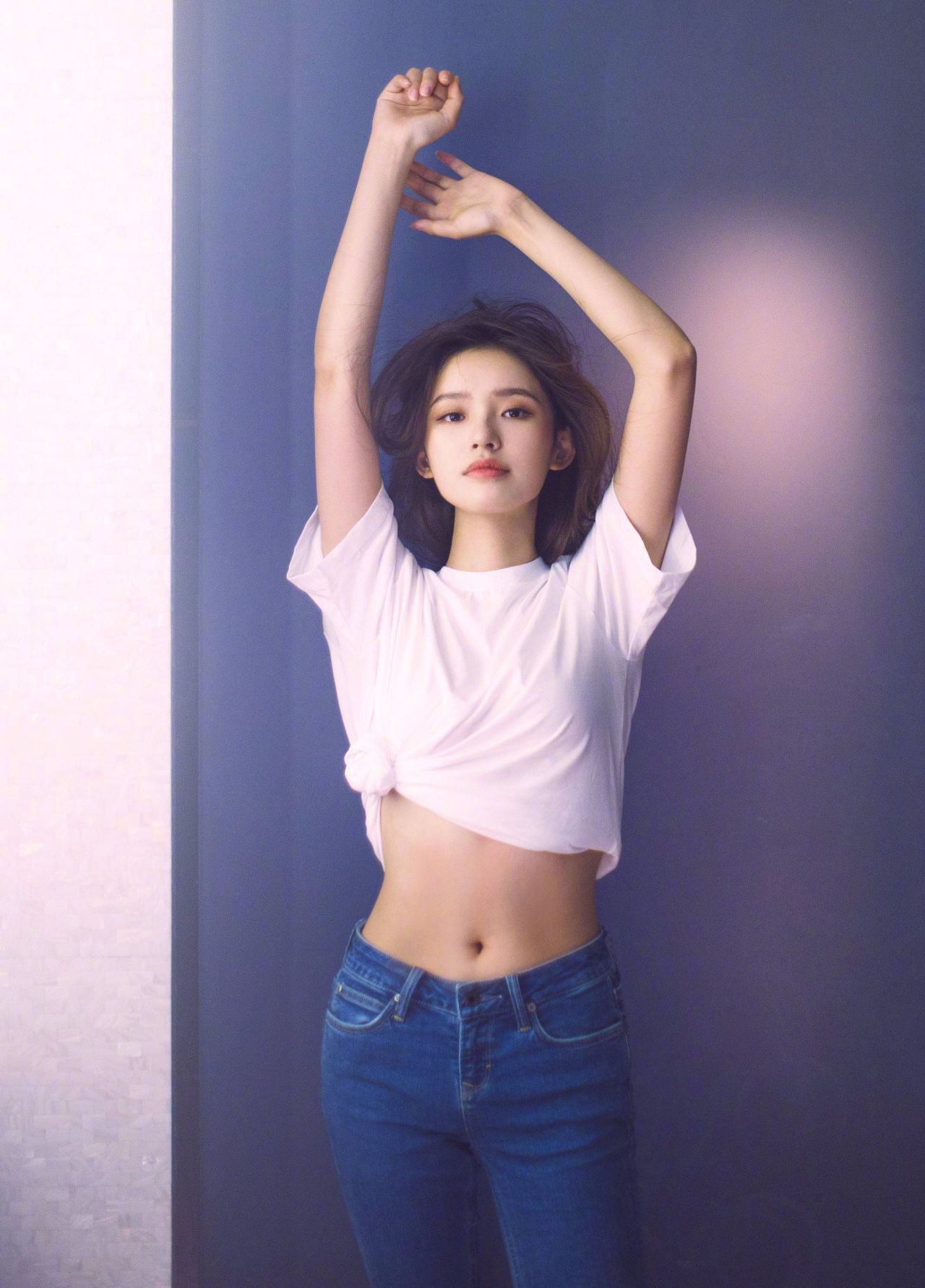 林允素面朝天,不露肩膀,连路人都不如!