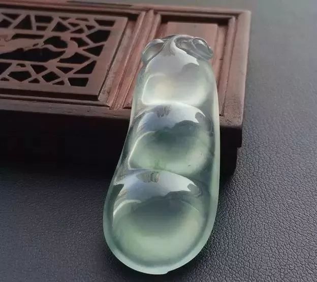 煮蜡的翡翠怎么去除蜡(煮蜡的翡翠怎么去除蜡味)