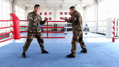 武警特战队员亲自教你如何自卫!想学一招制敌吗?