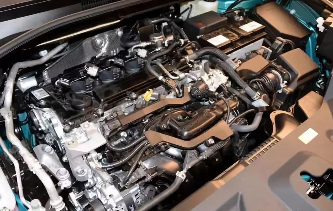 与发动机匹配的是丰田最新的direct shift cvt变速箱.