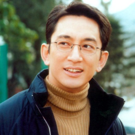 的慕容白,《流氓大亨》中的钟伟舜,《九品芝麻官》的方唐镜,全都让他