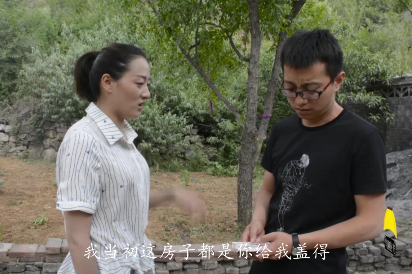 表哥公司破產找妹妹借錢妹妹傾其所有幫助哥哥度難關看完暖心