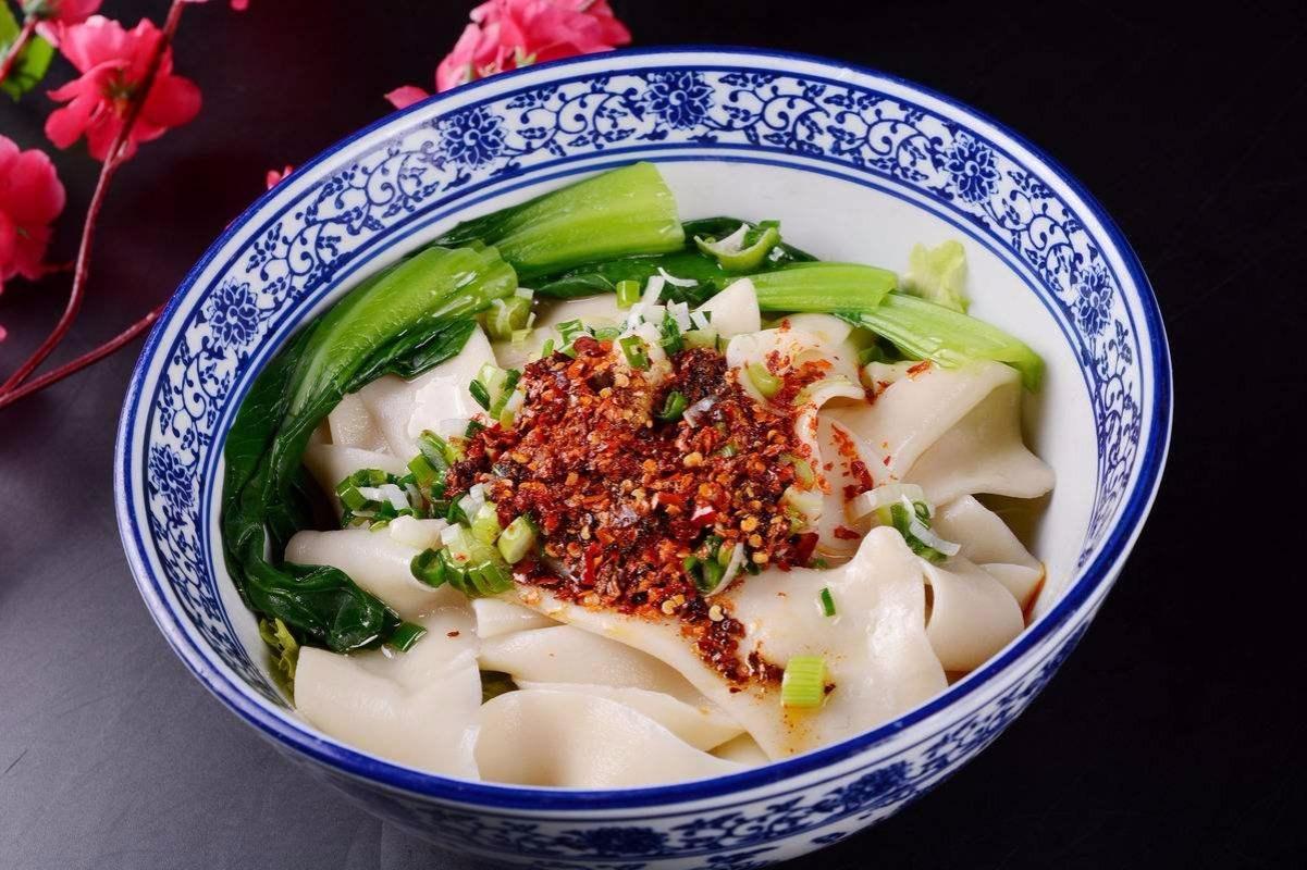 香气扑鼻的经典小吃看看如何做正宗陕西油泼面