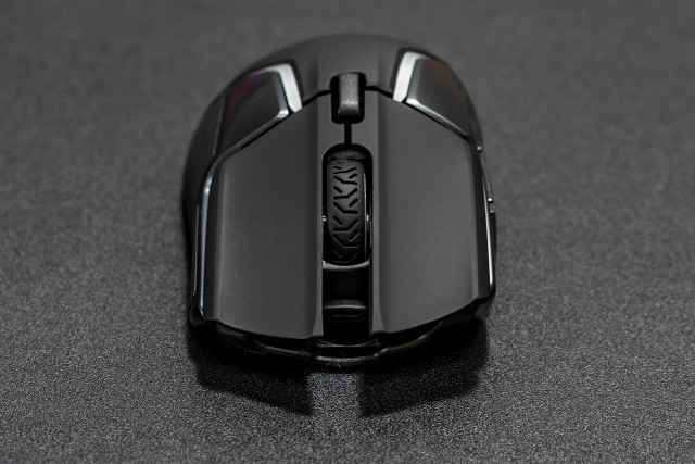 赛睿rival600鼠标体验追踪精确肆意吃鸡推塔