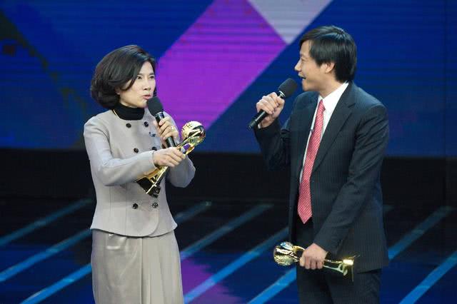 2013年12月12日,雷军和董明珠立下10亿赌约,远超当年马云和王健林的1