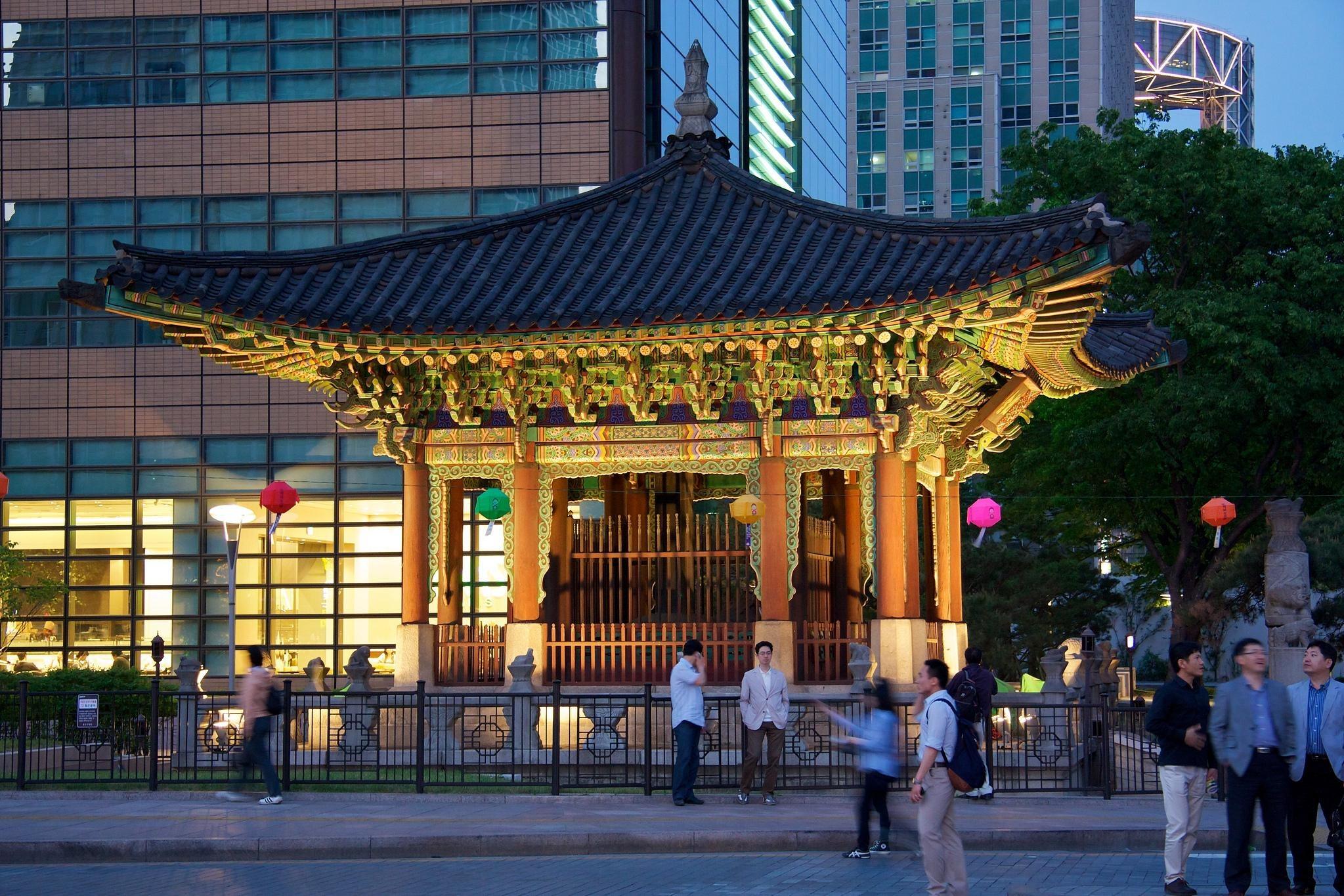 韩国人的身份证上,除韩语名字外,还有中文名字,这是为什么?