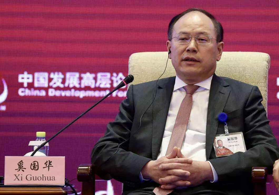 对于刚刚接任一汽集团总经理的奚国华来说,曾参与南北车合并的履历