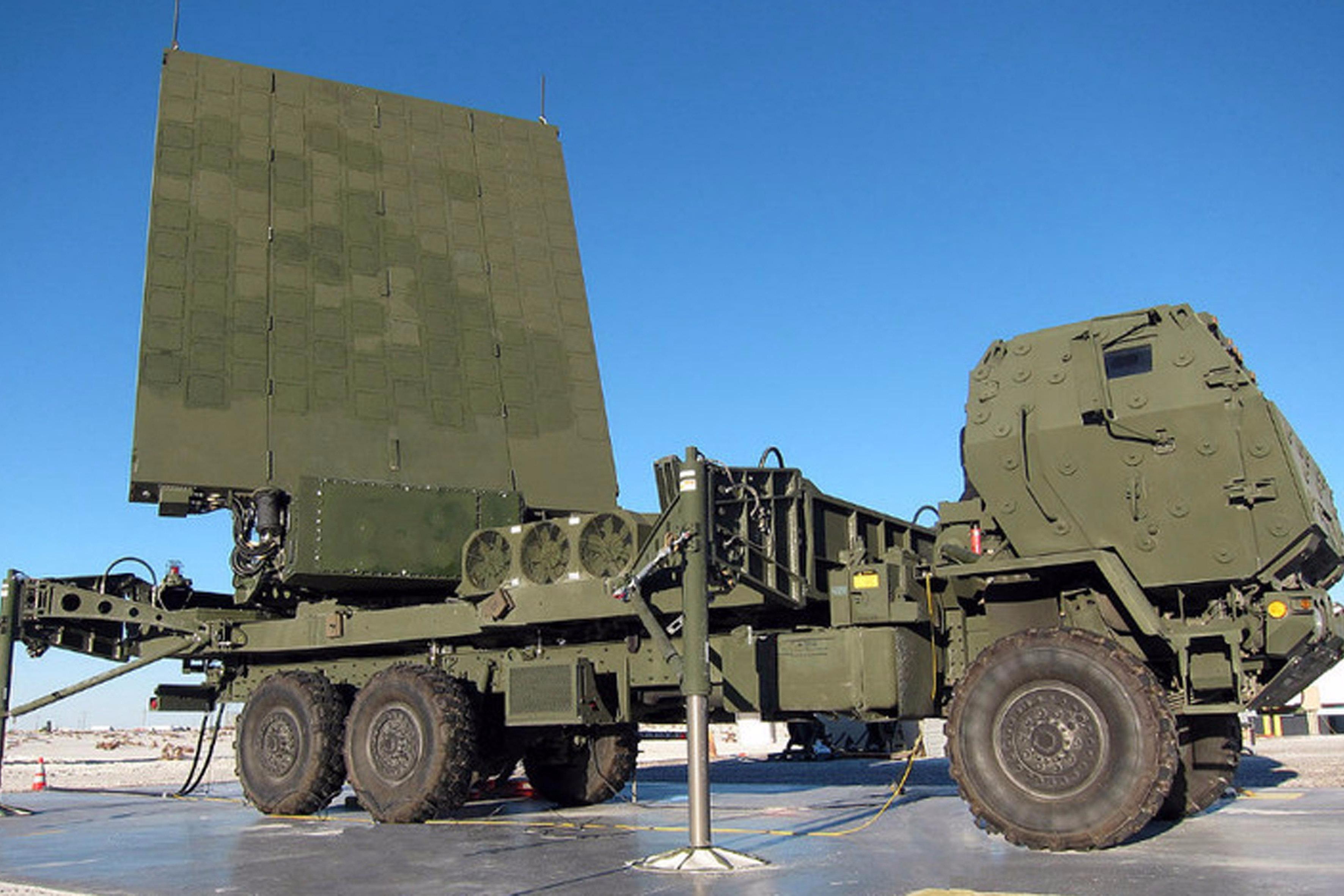 中国不怕f-22,致力研制的反隐身雷达直接锁定f-22位置