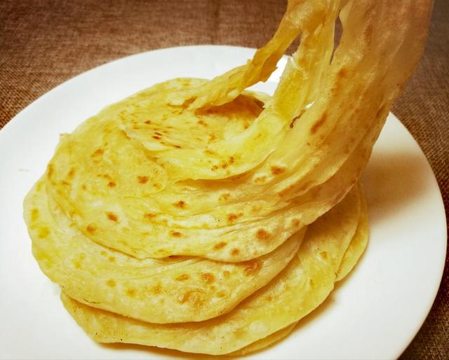 手抓饼外酥里嫩层层包围,秘诀就在怎么发面,教给你