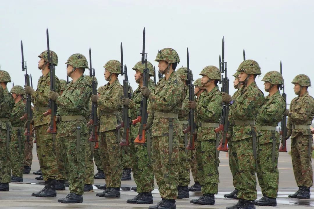 日本现代士兵图片