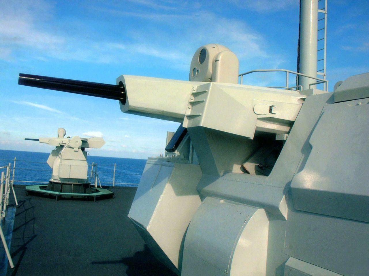 056型护卫舰76mm主炮图片