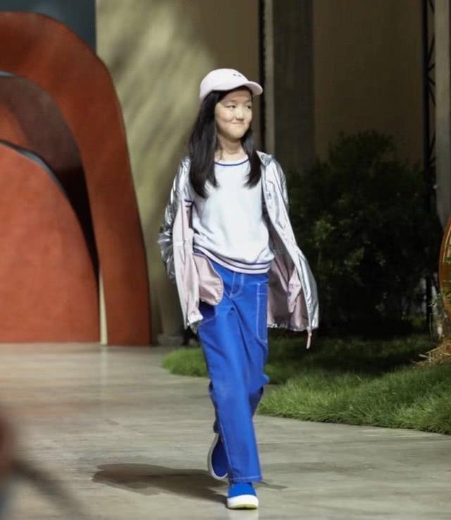 多多李嫣同台走秀,娱乐圈的这些星二代简直让人羡慕!