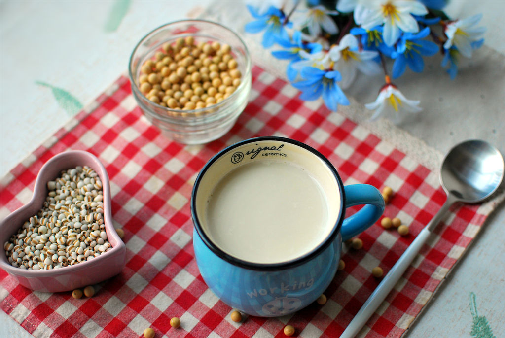 「每日一膳」夏天常驻空调房,睡前来碗祛湿薏米豆浆