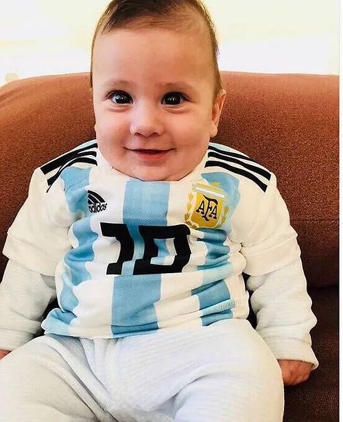 也有一个好朋友那就是内马尔的儿子卢卡▼网友们曾给出过这样的评价:"