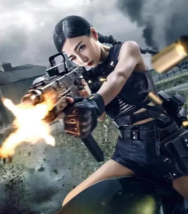 本以为斗鱼阿冷穿睡衣很撩人了,冯提莫的男人装让人挪不开眼睛!