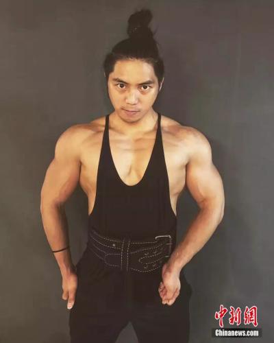 这位台湾男孩的一头秀发下,竟藏着这样的秘密