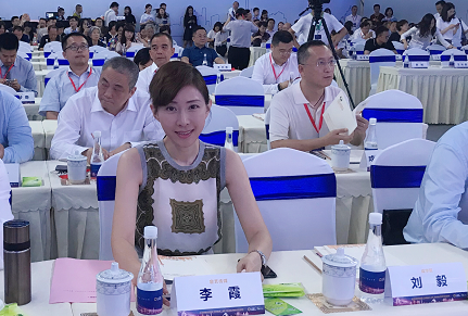 《娱乐现场》《mtv天籁村》《同一首歌》的80,90后,能一下就认出李霞